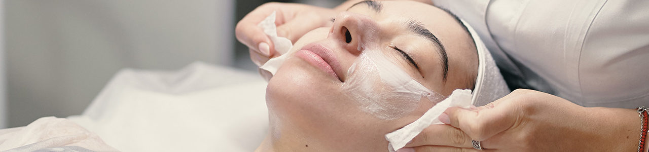 Gesichtsmassage und Gesichtsgymnastik