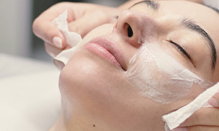 Gesichtsmassage und Gesichtsgymnastik