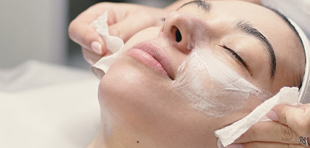 Gesichtsmassage und Gesichtsgymnastik
